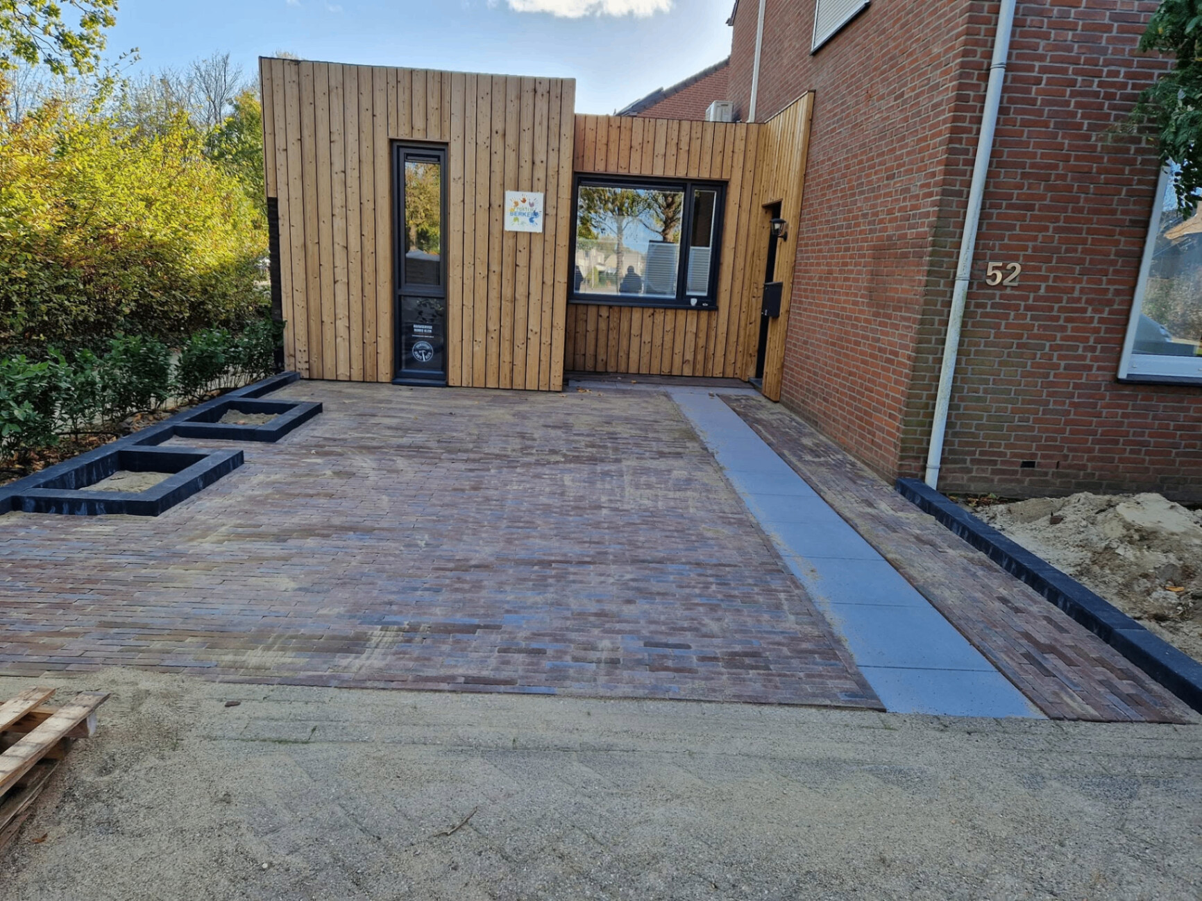 Voor en na bestrating - na